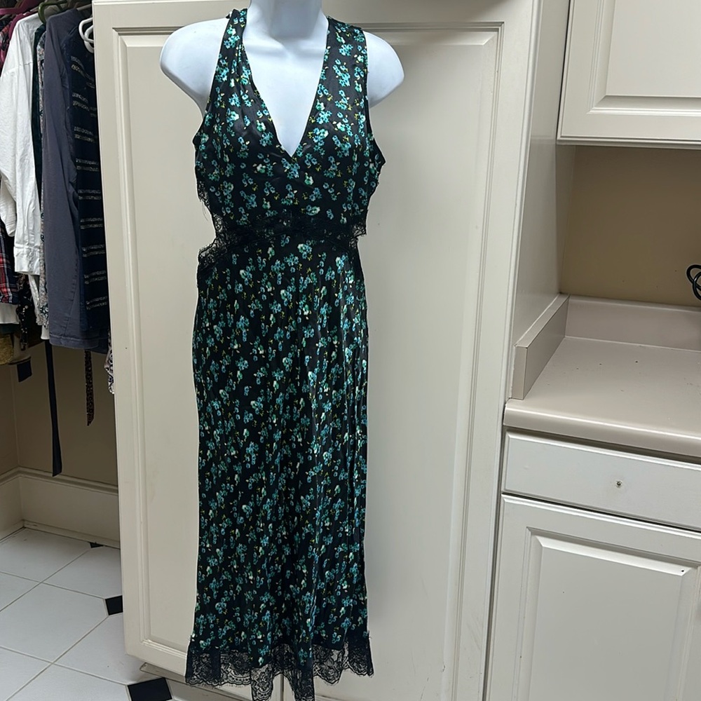 V Neck Lace Detail Dress